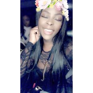 Meet your Posher, Alexis